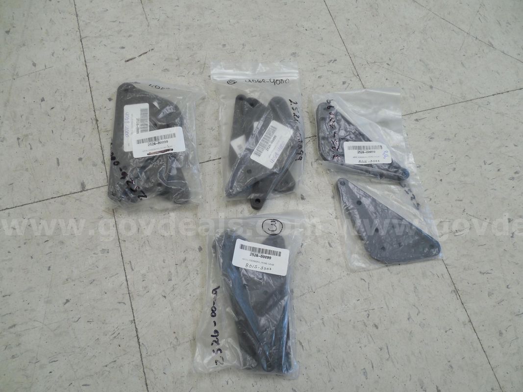 Collection of arm steering nose gears