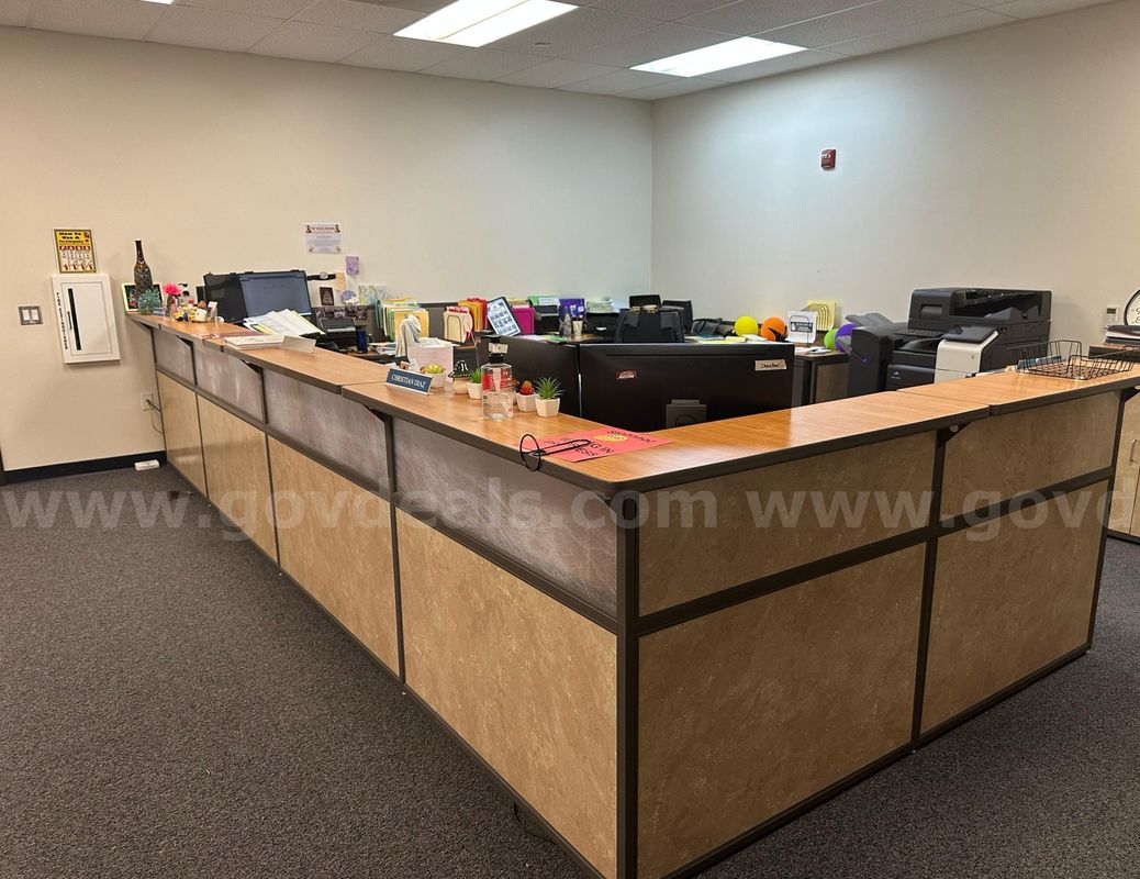 3 Person Workstation with Counter