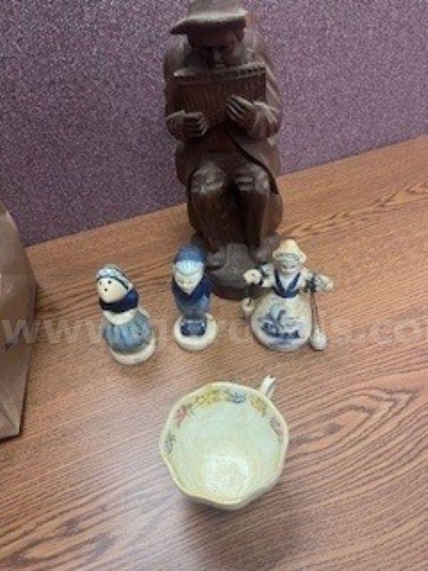 Delft figurines, wood folk art, tea cup
